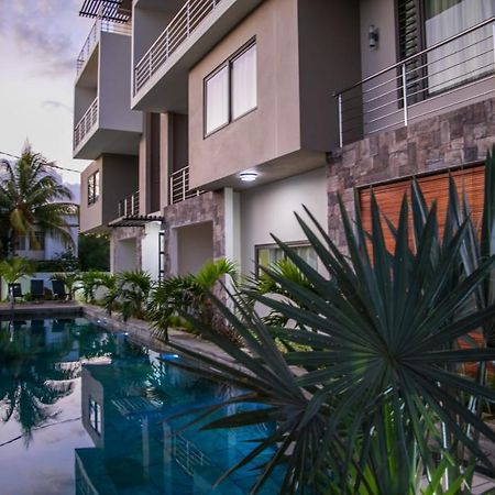 Entire Luxury 3 Bedroom Condo For Rent - Flic-En-Flac - Close To Beach Esterno foto