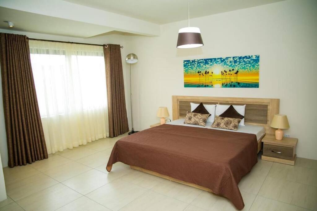 Entire Luxury 3 Bedroom Condo For Rent - Flic-En-Flac - Close To Beach Esterno foto