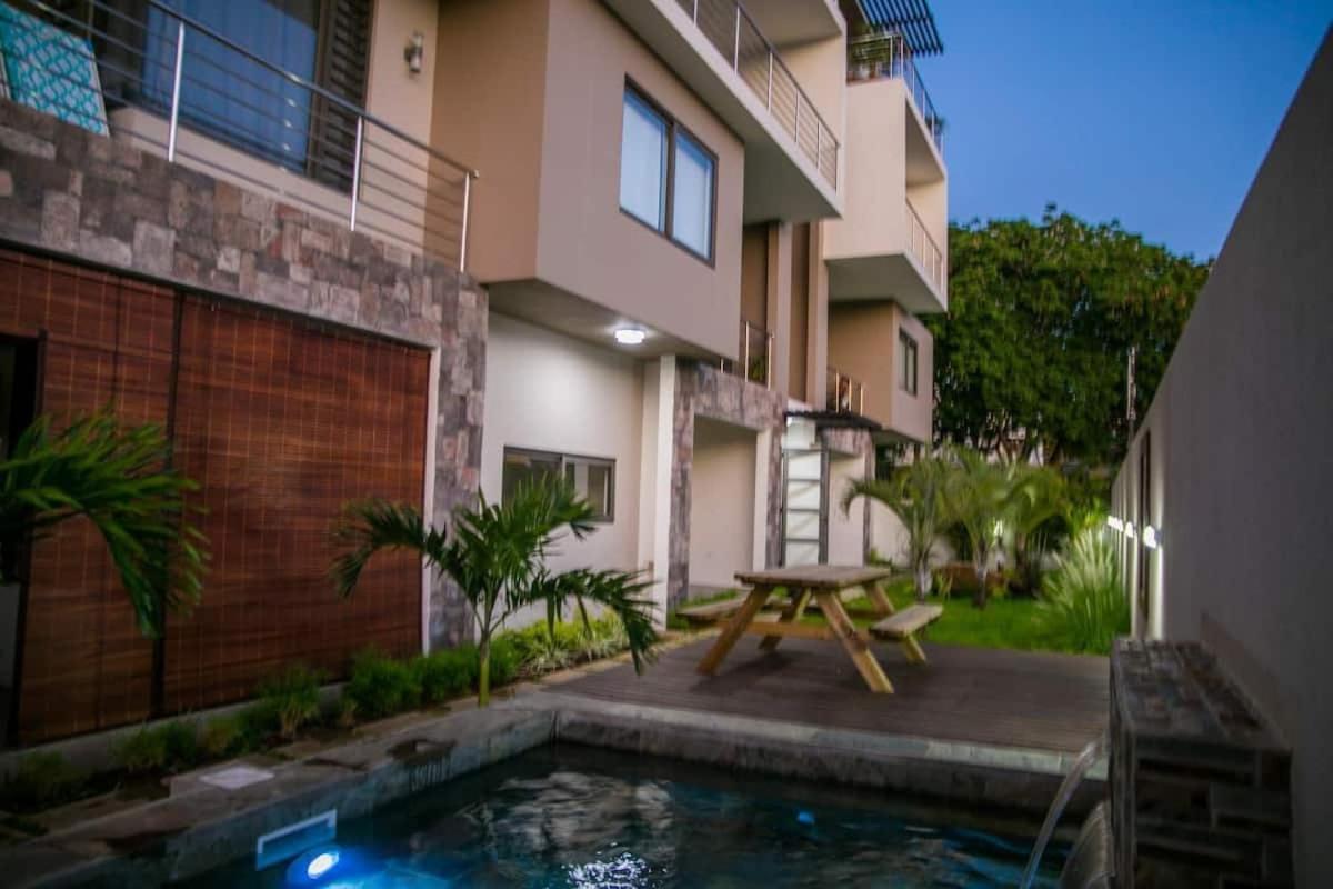 Entire Luxury 3 Bedroom Condo For Rent - Flic-En-Flac - Close To Beach Esterno foto