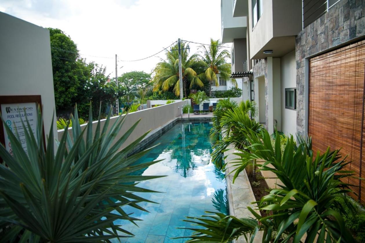 Entire Luxury 3 Bedroom Condo For Rent - Flic-En-Flac - Close To Beach Esterno foto